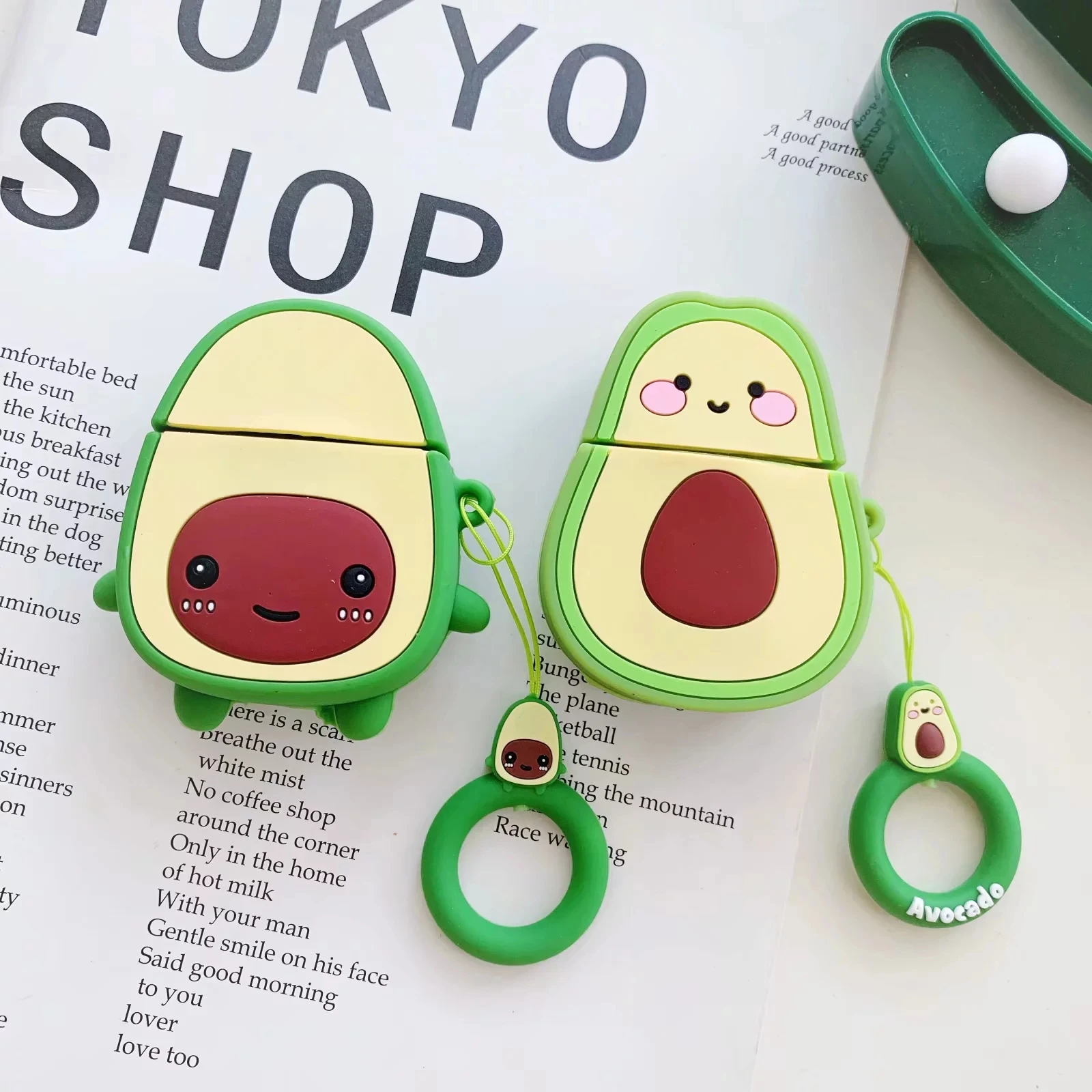 Мягкий силиконовый чехол для наушников Apple Airpods 2 с изображением ананаса авокадо