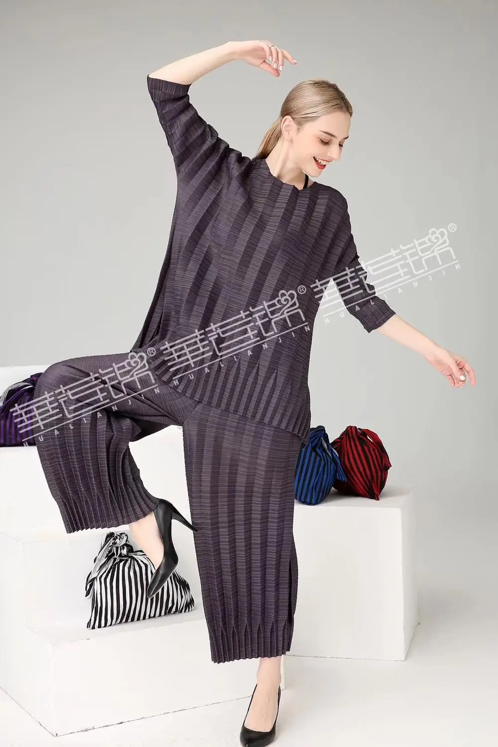 Горячая Распродажа, Miyake fold style, длинная футболка в складку, расклешенные брюки, свободный комплект из двух предметов, в наличии