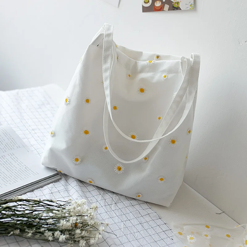 2021 Small Canvas Bag Shopper Handbag Bag for Women Designer Embroidery Bag with Daisies Crochet Tote Bag Cute Mesh Shoulder Bag