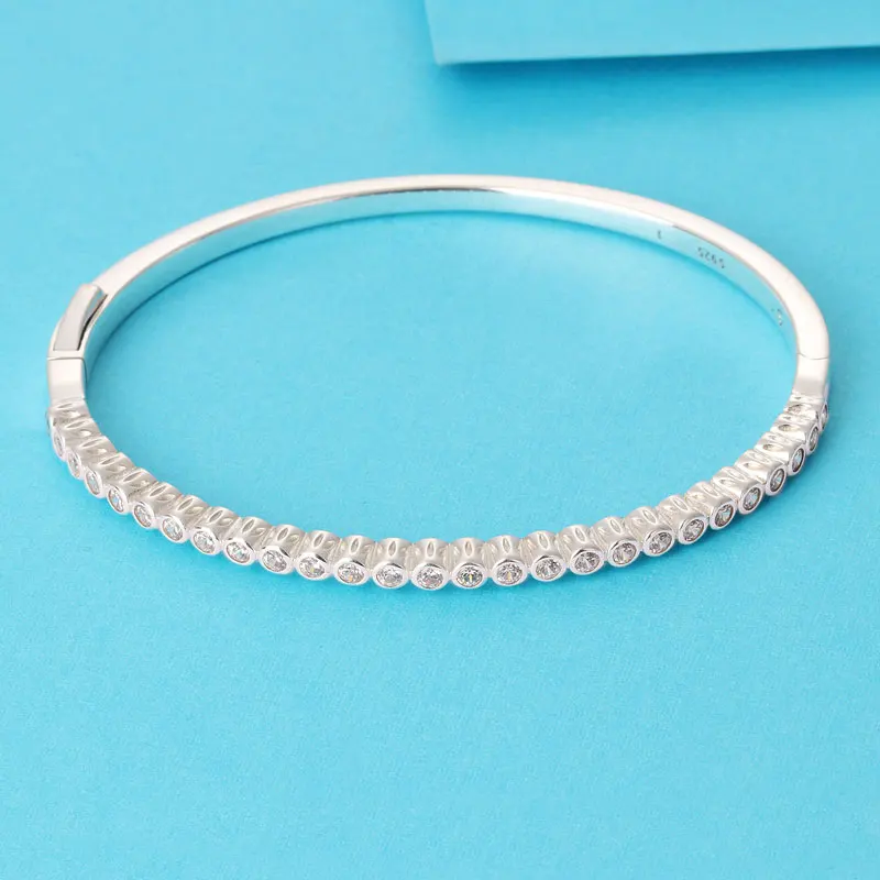 

Top Quality Alluring Brilliant With Row Of Brilliant-cut Cubic Zirconia Bangle Fit 925 Sterling Silver Bracelet Europe Jewelry