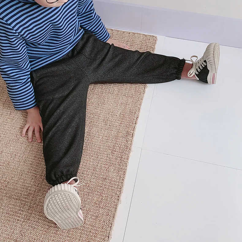 12250213672_1889419662