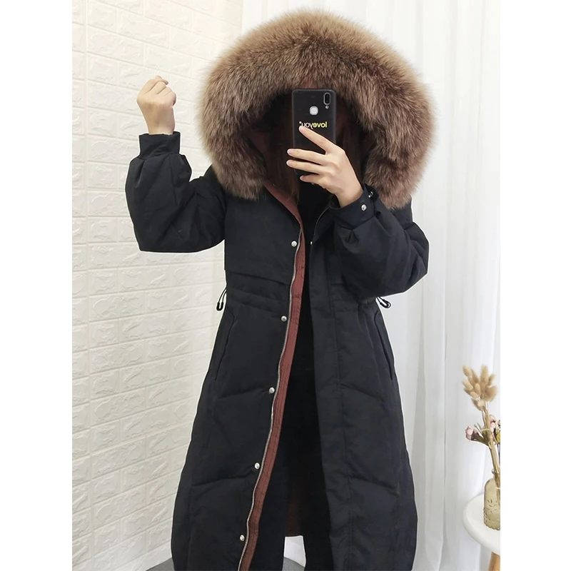 Новинка пальто с капюшоном и большим меховым воротником из натурального енота