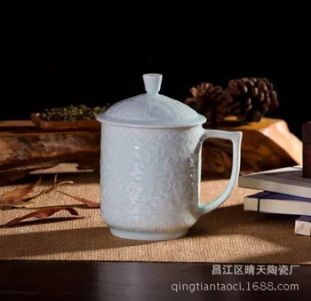 

Jindezhen Green Thing Ceramics Arts And Crafts Blue And White Chinese Lotus Boss Cup Bring Cover To Work In An Office Cup Goods