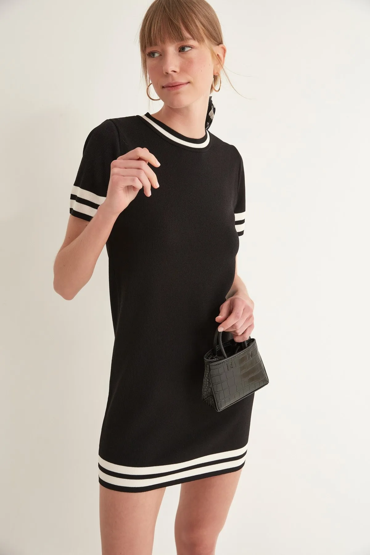 

Bike Collar Striped Short Sleeve Knitwear Dress