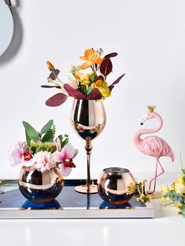 

Round lines at the bottle mouth creative Nordic ins simple living room flower-arranging wine cup glass small vase base stable de