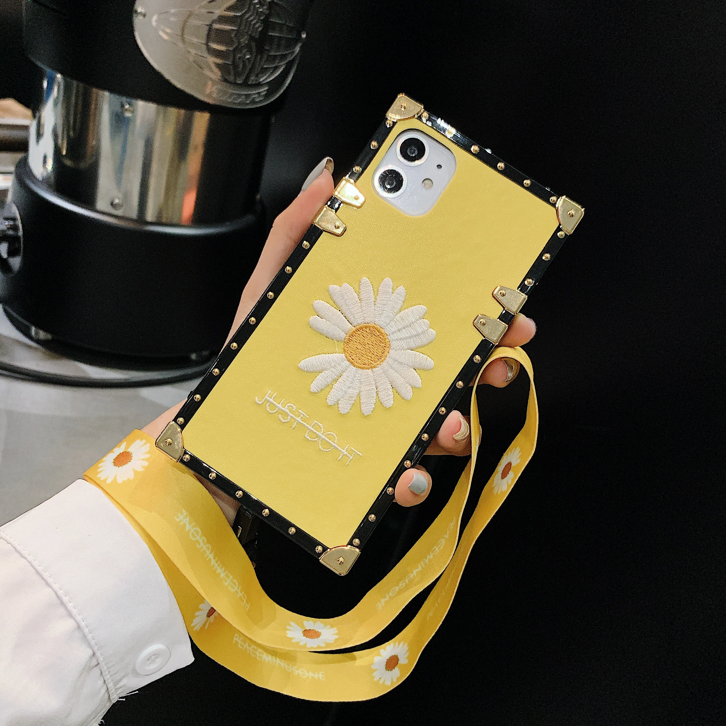 Case For Samsung S20 Ultra S20 Plus Note10 + S10 Plus S10e Note 9 Note8 S9 S8 Cover Square Embroidery Floral Daisy Coque + Strap Case For Samsung S20 Ultra S20 Plus Note10 + S10 Plus S10e Note 9 Note8 S9 S8 Cover Square Embroidery Floral Daisy Coque + Strap