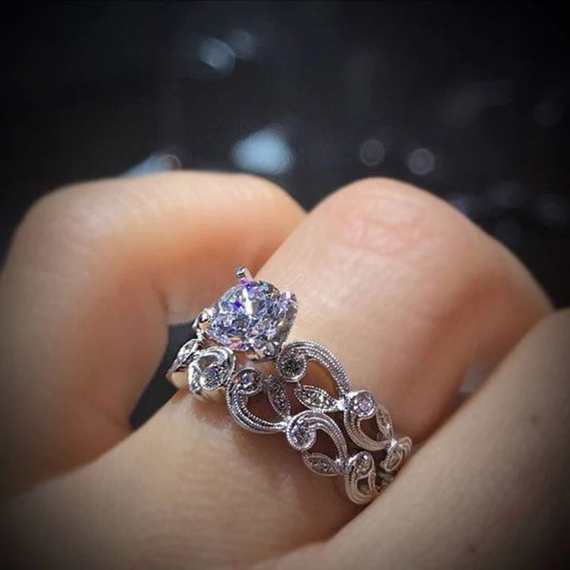 

Simple Lady Crystal Zircon Ring Shiny Personality Engraving High-end Ring Luxury Wedding / Valentine / Marriage Ring X5M277