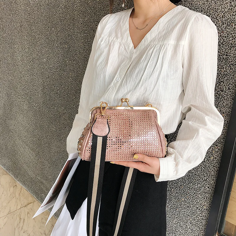 

Women's New Tide Slant Bag Wide Shoulder Belt Retro Sequin Iron Clamp Fashion Single Shoulder Bag