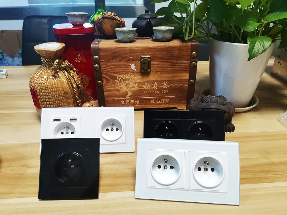 Temperado Padrão Francês com USB, 5V, 2A