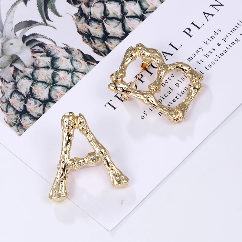 WEIMANJINGDIAN-Brand-New-Arrival-Set-of-2-PCS-Letter-A-and-Letter-B-Alloy-Metal-Brooch (5)