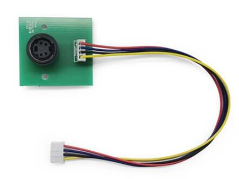 Interface Simulateur Radiolink pour AT9, AT9S, AT10, AT10II - angle montrant les connecteurs latéraux
