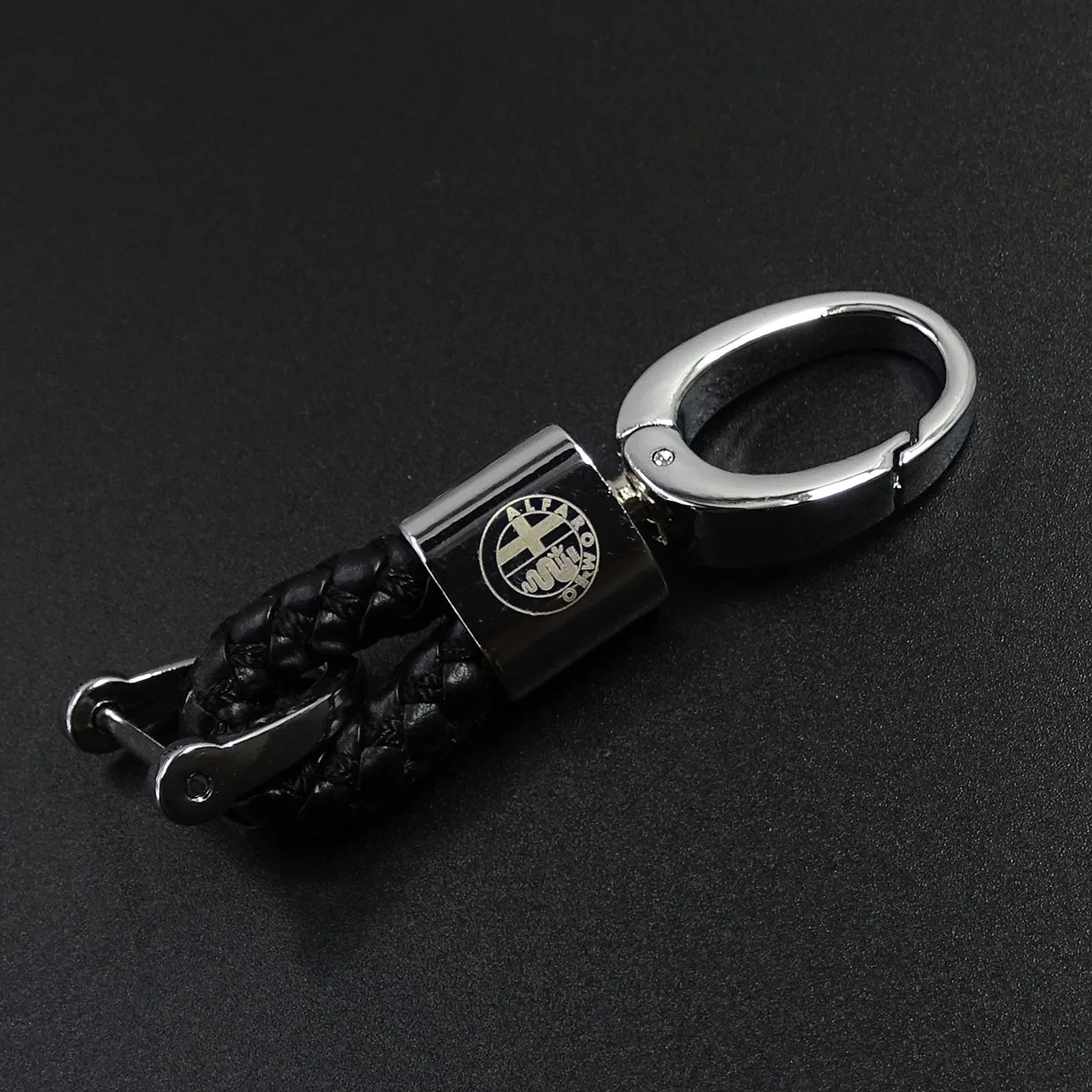 

Leather+Metal Car-Styling Keychain Car And Home Key Ring Holder Housekeeper For Alfa Romeo Giulietta Spider GT Giulia Mito 147