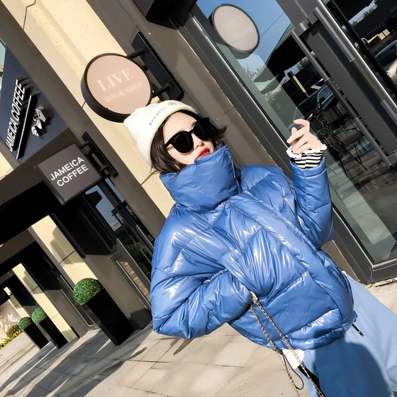 Blue Новая зимняя короткая Глянцевая одежда из хлопка, Женская Толстая теплая парка с воротником-стойкой, объемная пушистая черная куртка на молнии ярко-желтого цвета - Цвет: Blue