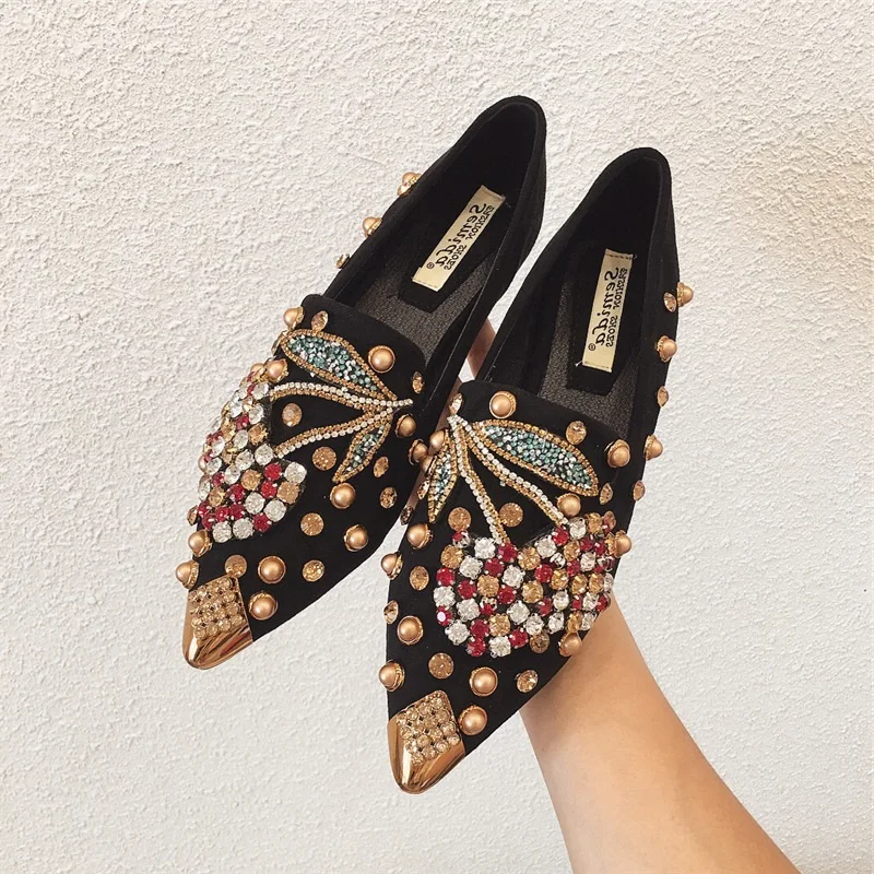 

Cherry Rhinestone Flat Shoes Women Metal Point Toe Slip On Loafers Moccasins 2020 Spring Fashion Rivets Flats Casual Shoes Woman
