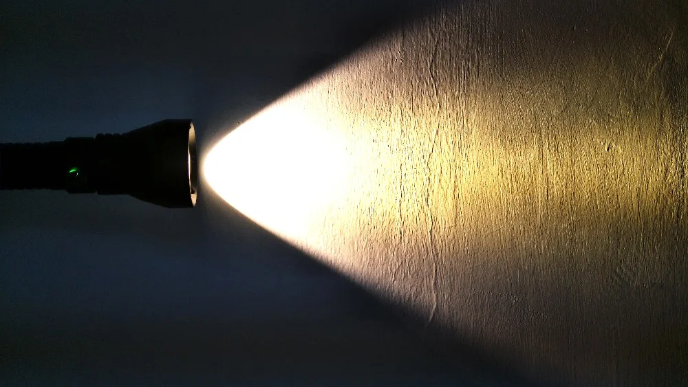 xhp70 flashlight (6)