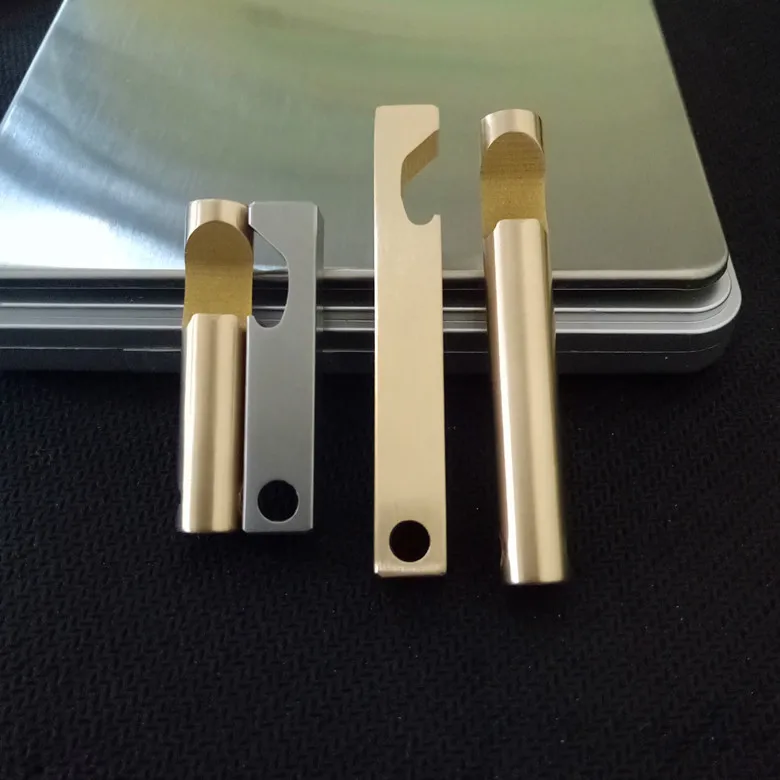 

Portable Stainless Steel Bottle Opener Screwdriver Household Creative Brass Soda Bottle Opener Beer Mini Keychain Pendant