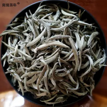 

2020China Green organic BaiHao YinZhen tea White silver needle tea Chinese Moonlight Bai Hao Yin Zhen White Tea oolong tea