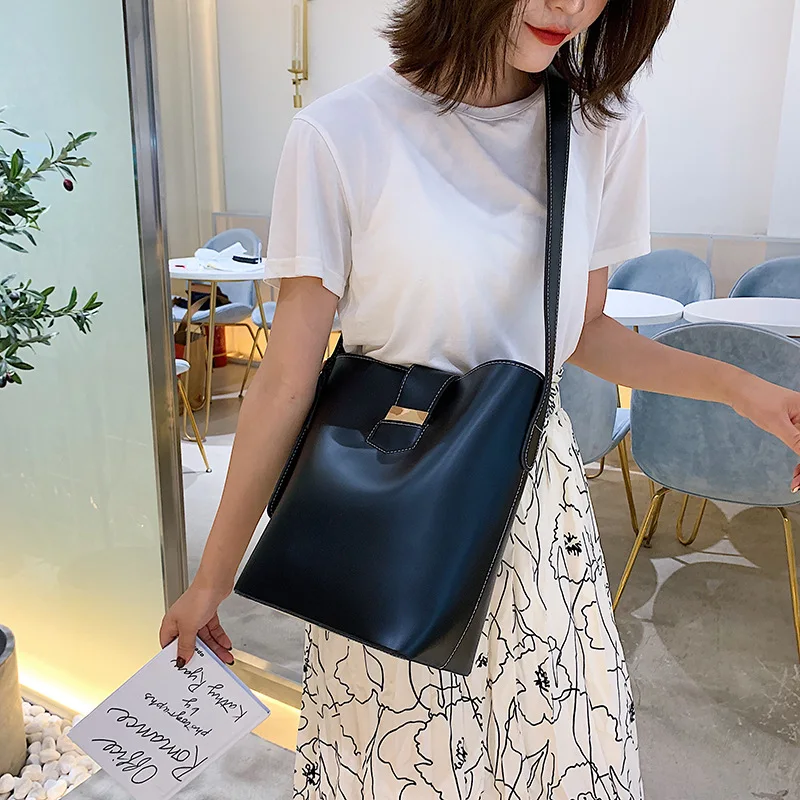 

The Girl in the summer of 2019 New popular single shoulder bag with a small packets of tide and versatile small fresh water