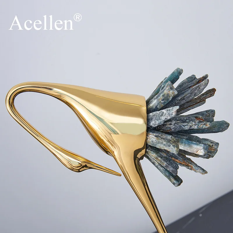 Modern light luxury crystal copper crane animal decoration Home decoration accessories Living room soft TV cabinet wine cabinet