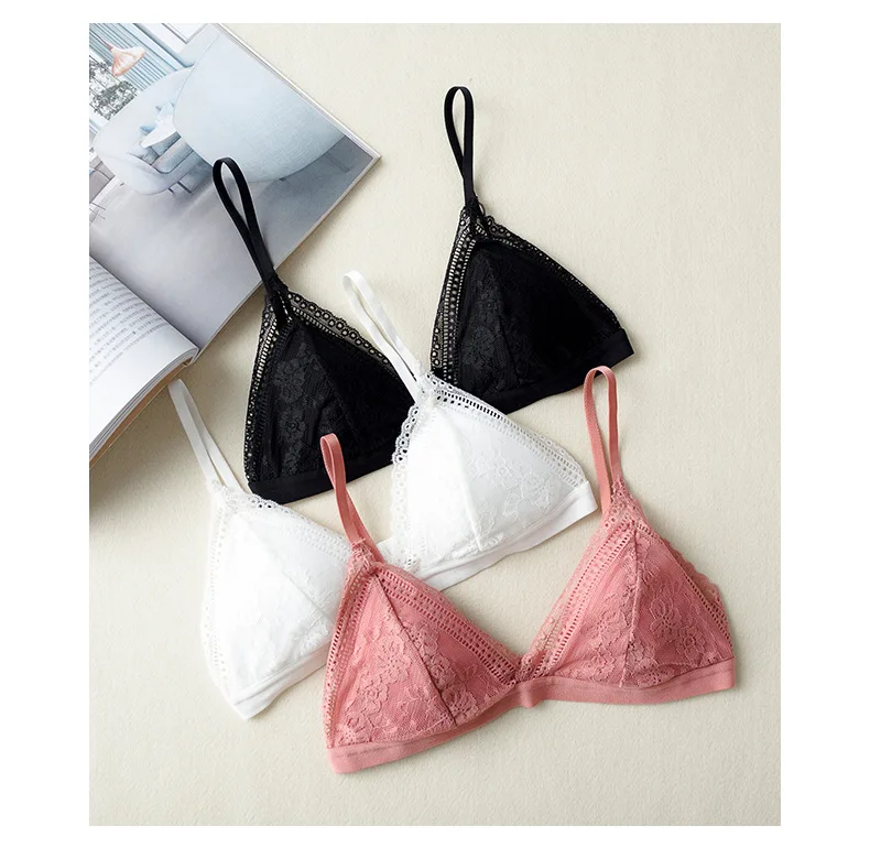 French Style Sexy Padded Lace Bralette Top For Woman Wire Free Seamless Adjusted Brassiere Lingerie Deep V Lace Bras