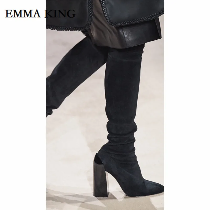 black single inside Emma king/женские замшевые сапоги до бедра; сезон осень-зима; цвет бежевый; Плиссированные Свободные Сапоги выше колена; модельные туфли с острым носком на не сужающемся книзу массивном каблуке - Цвет: black single inside