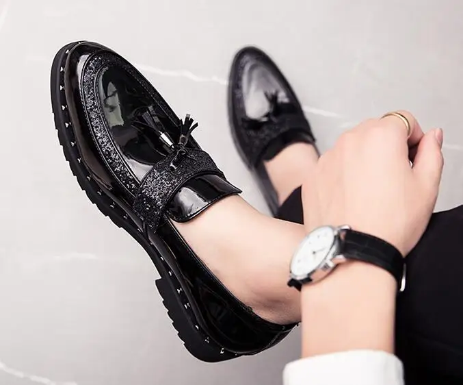 Designer New glitter Gold pointed rivet tassels oxfords shoes Wedding Flats Dress Homecoming Prom Formal shoes zapatos hombre