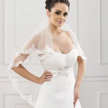 Белая/цвета слоновой кости винтажная свадебная вуаль с двумя ярусами, длиной до локтя, с кружевным краем, свадебная короткая вуаль