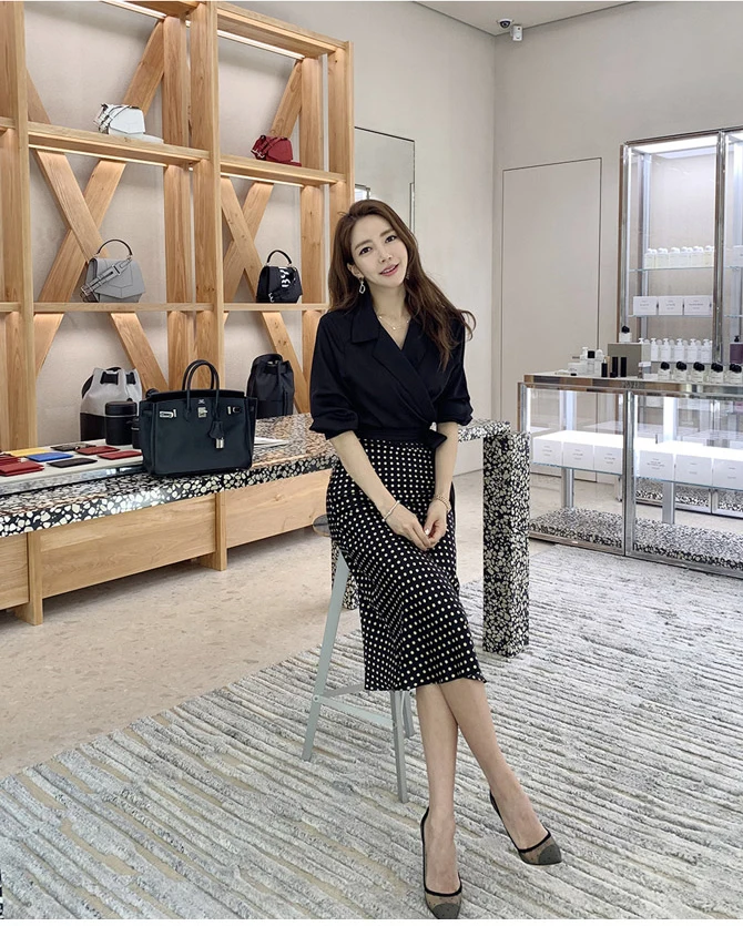 Новинка зимы, женские модные костюмы, комплект из двух предметов, черные топы, длинный рукав, отложной воротник, юбка миди в горошек, Офисная Леди, S90007K