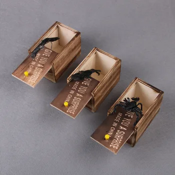 

New Mouse Spider Surprise Box Joke Fun Tricky toy little bug scared wooden box Scare Prank Gag Gifts whole person gift