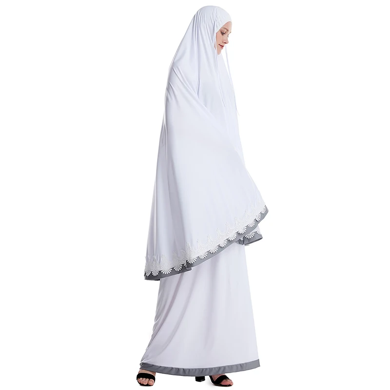 Мусульманские белые платья. Одежда для намаза. Мусульманские платья для девушек. Исламская длинная одежда для намаза. Мусульманская женская одежда для хаджа.