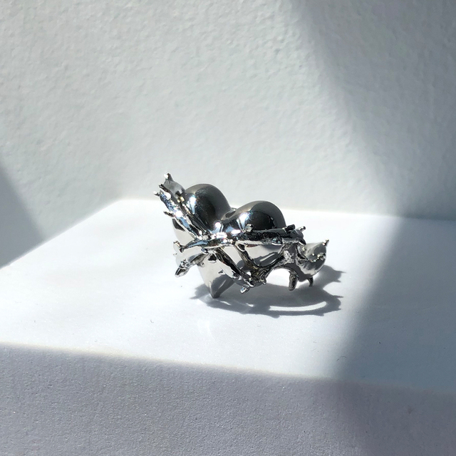 2021 New Design Punk Gothic Thorns Black Silver Color Heart Metal Opened Ring For Women Girls Party Jewelry