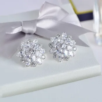 

2020 New fashion fresh shiny crystal flowers Drop Earrings joker atmosphere elegant temperament senior Women earrings Jewelry