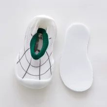 Новые стильные нескользящие носки-тапочки на весну и лето для детей возрастом 19 лет сетчатая обувь для маленьких детей с закрытым носком носки с мягкой резиновой подошвой