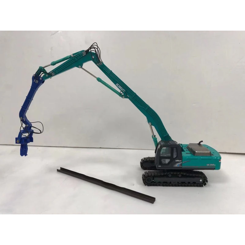 KOBELCO SK850 1/50スケール KOBELCO SK850 LC Hydraulic Excavator. Scale 1:50