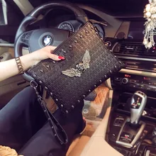 

Men's Hand Fashion Clutch Bag Designer Rivets Leather Wallet Trendy Ghost Head Envelope Luxury Wristlet Bag Phone Crossbody Bag