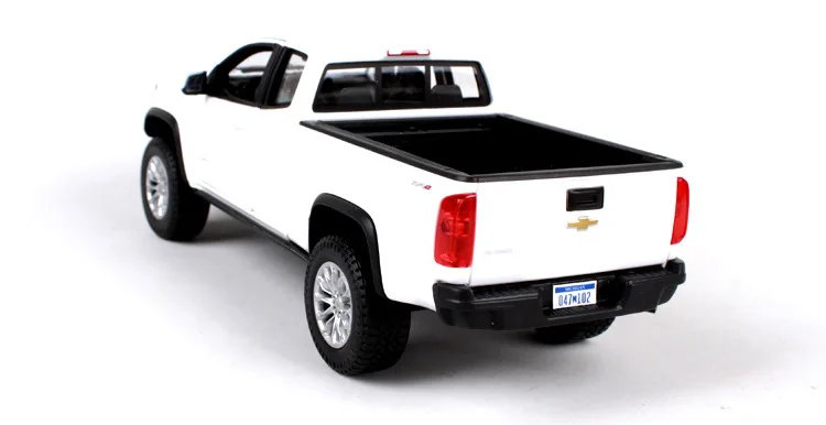 Maisto 1:24 Chevrolet Colorado Pickup модель автомобиля Моделирование Украшение автомобиля коллекция Подарочная игрушка