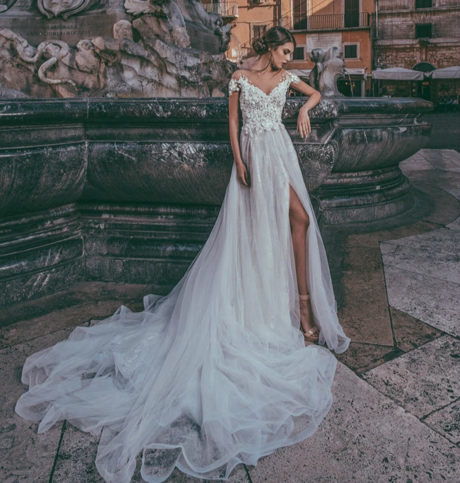 

New Design Long White Wedding Dress 2020 V-neck Cap Sleeve A-Line Appliques Tulle bridal Dresses Vestido longo