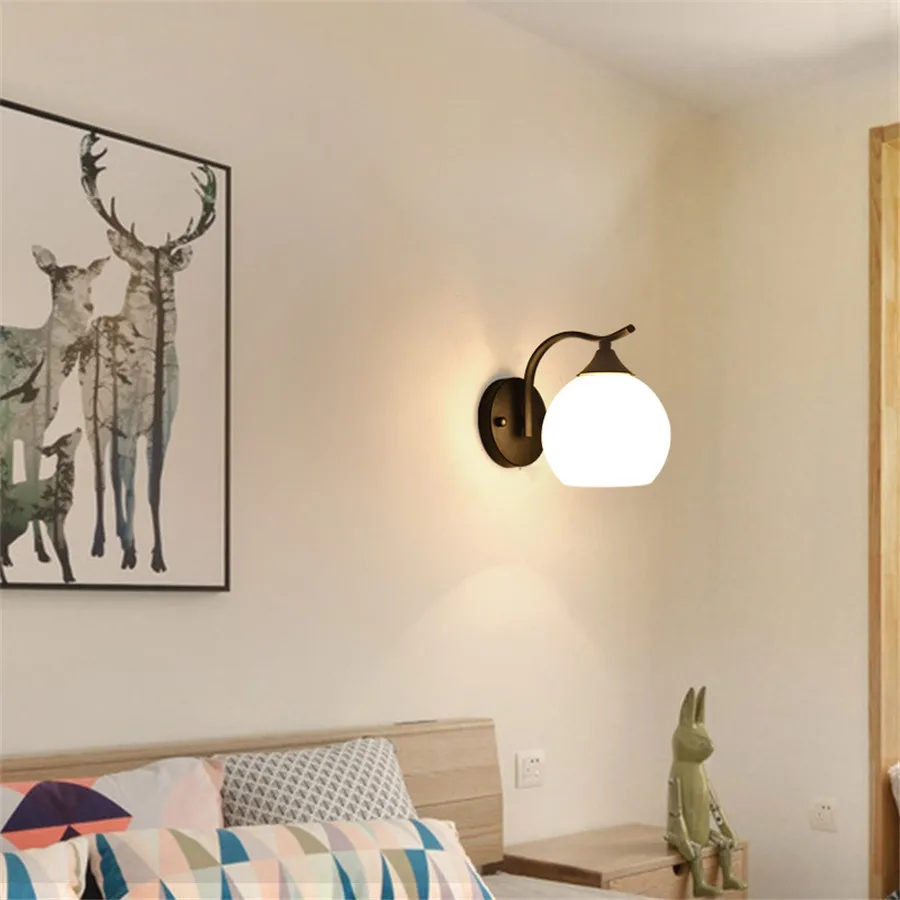 현대 벽 Sconce 중반 세기 산업 매트 글로브 유리 램프 그늘 벽 조명기구 로프트 침실 베란다 허영 라이트