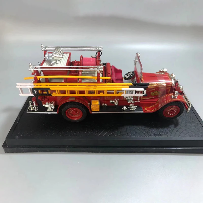 レトロ　金属製　消防車　動けます レトロ 金属製 消防車 動けます の通販 by 複数購入ー150円X数