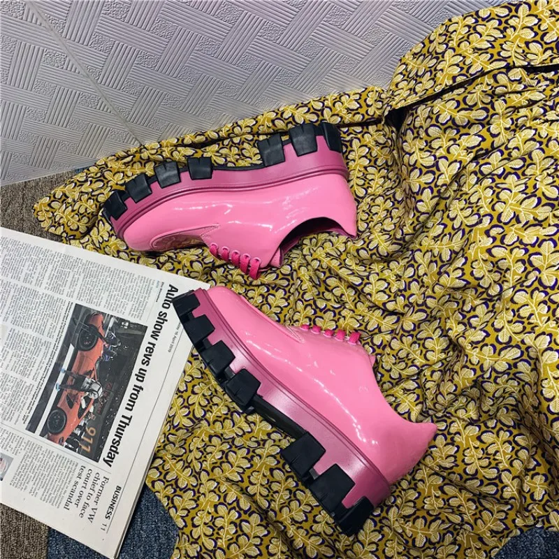 Брендовая модная женская обувь ярких цветов из лакированной кожи на платформе повседневные туфли-лодочки уличные туфли на шнуровке Обувь на танкетке в стиле Харадзюку