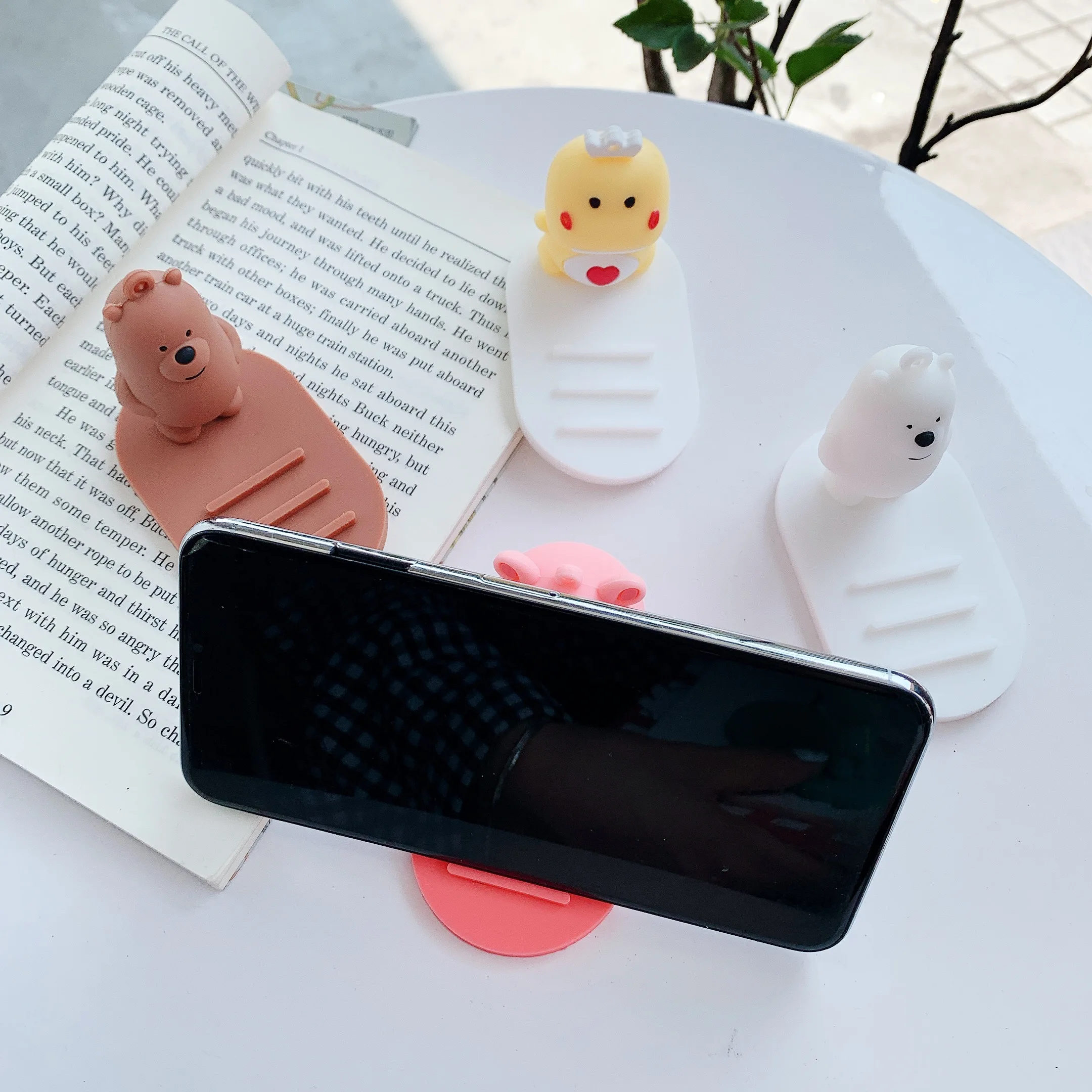 

Cartoon Silicone Mobile Phone Holder Loving bear Car Desktop Bracket Multi-function Adjustable Stand Mount Non-slip Cute Stand