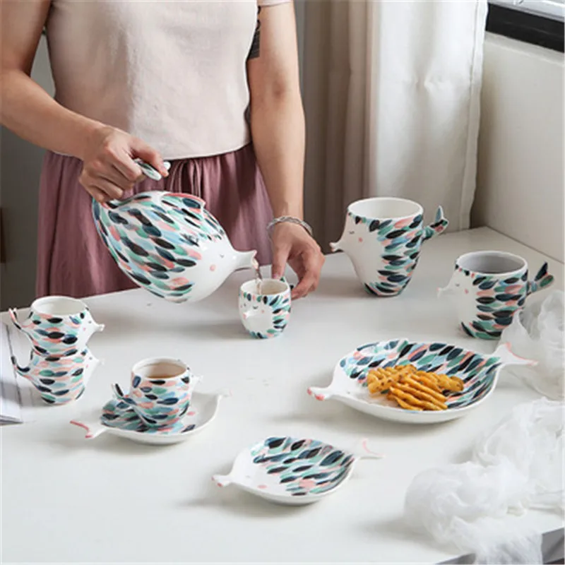 

Nordic Creative Domestic Fuel Ceramic Set Cup Teapot Saucer Cartoon Kissing Fish Service Plate Afternoon Tea Supplies X2809