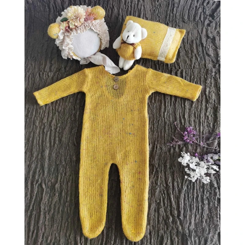 newborn photography with parents 4 Pcs/Set Baby Clothes Newborn Photography Props Baby Romper Jumpsuit Hat Pillow Set With Cute Bear Doll Photo Shooting Outfits Baby Souvenirs hot