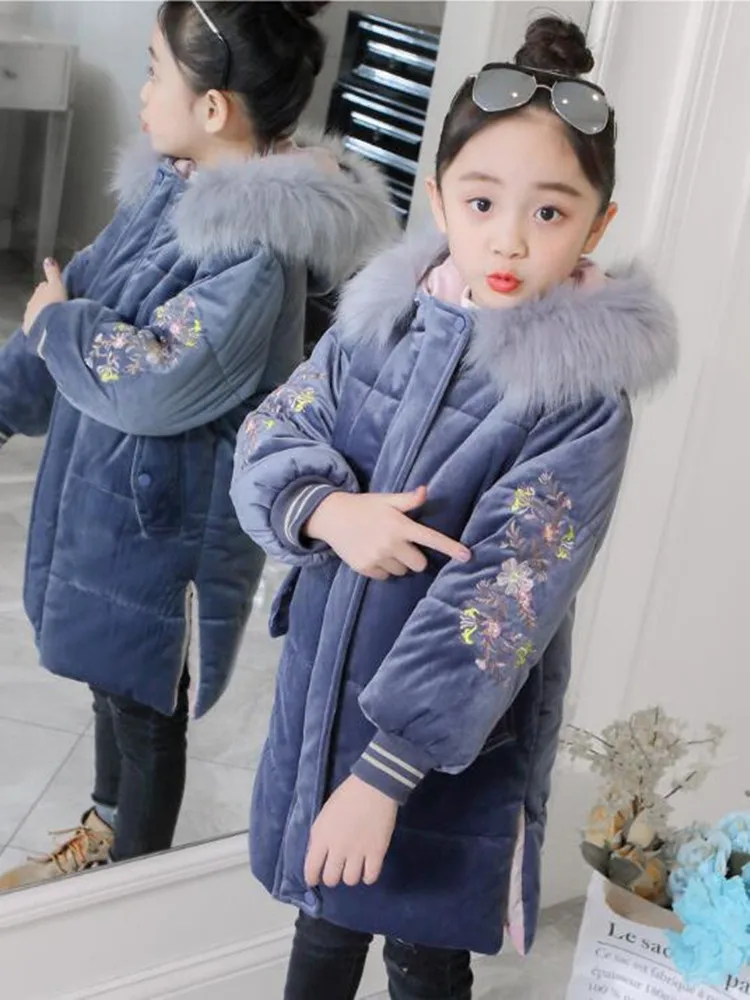 Новые зимние модные куртки для девочек длинный велюровый пуховик для девочек, утепленное пальто Верхняя одежда с меховым воротником и капюшоном детская одежда