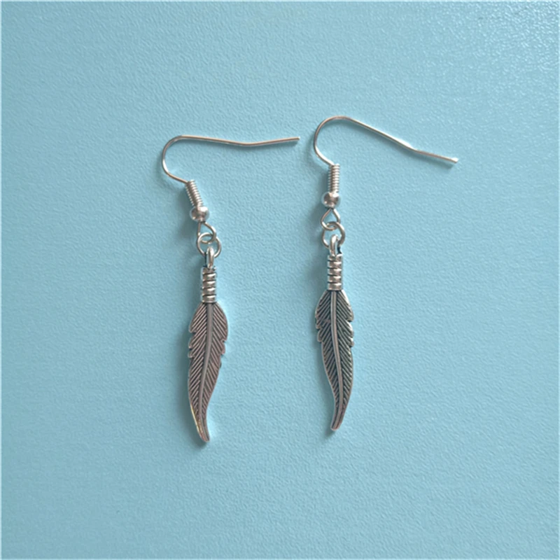 

Vintage Women Boho Feather Drop Earrings Simple Style Antique Silver Color Charming Feather Dangle Earrings