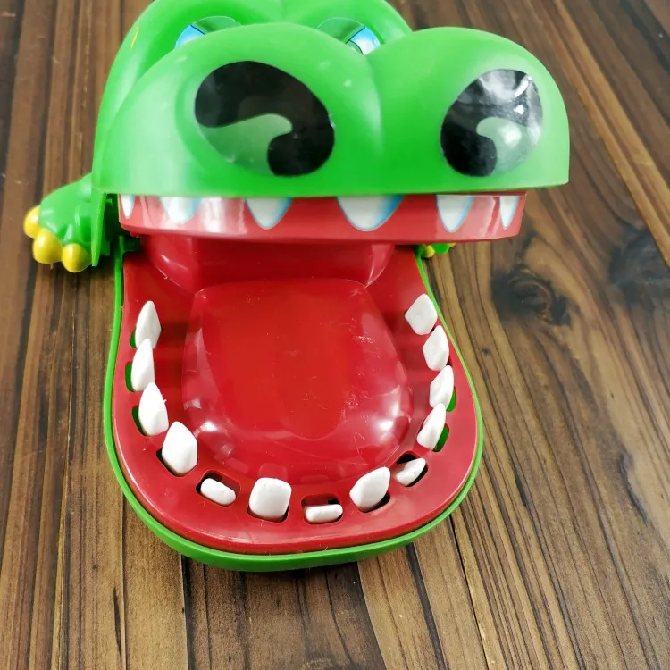 Модель коричневая модельная игрушка в виде собаки Trick Vent виниловое животное коричневая gou Кукла Детская развивающая игрушка
