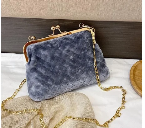 

Elegante Vrouwelijke Tas Winter Nieuwe Kwaliteit Zachte Pluche Vrouwen Designer Ruit Handtas Keten Squre Schouder Messenger Bags
