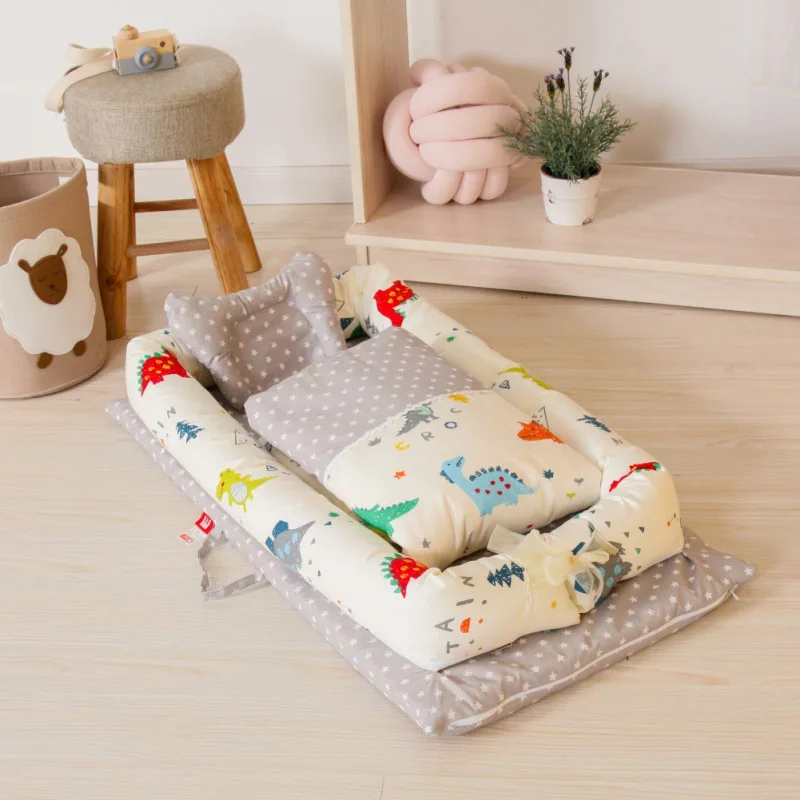 

Baby Bassinet for Bed Fashion Portable Baby Lounger for Newborn Crib Breathable and Sleep Nest with Pillow
