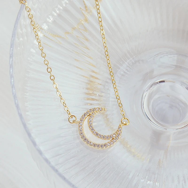 Korean Fashion Exquisite Moon Necklace for Women Vintage Zircon Clavicle Thin Chain Anniversary Wedding Jewelry Pendant Gift