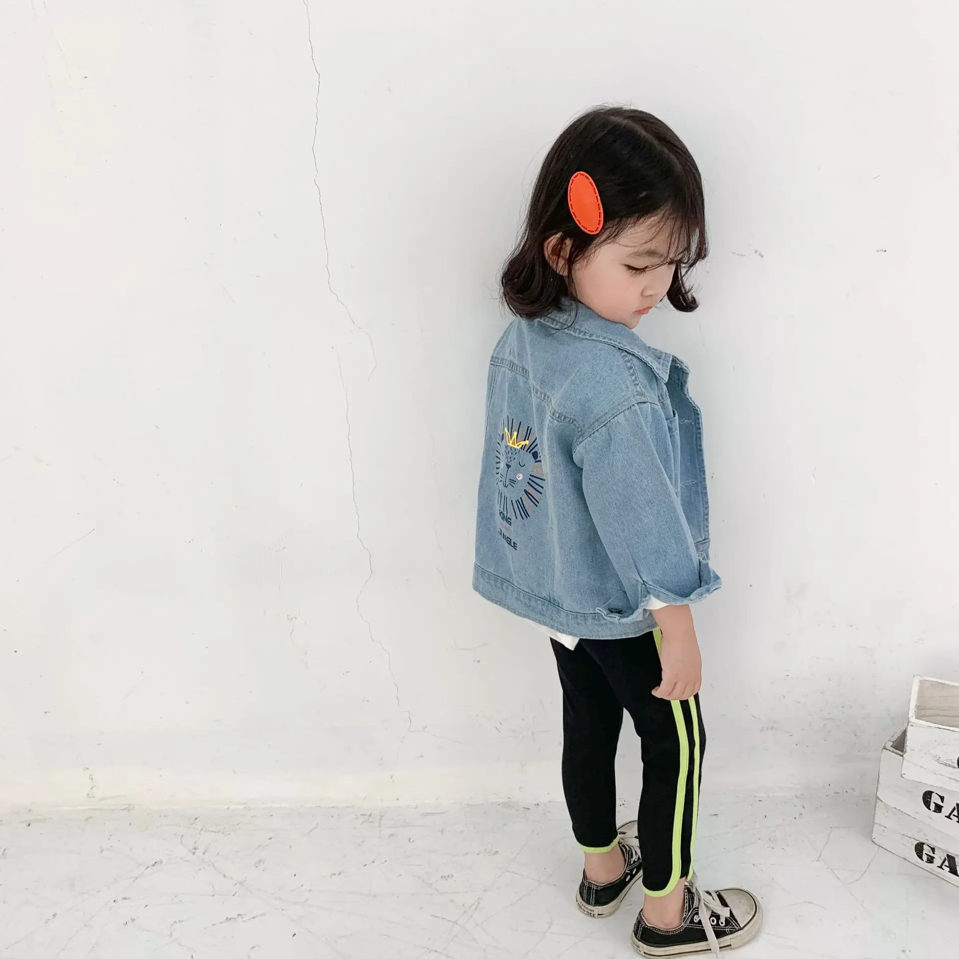 

New autumn Korean style long-sleeved denim jacket outwear with personality lion print back for boys and girls